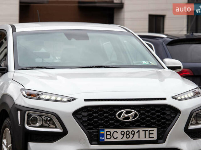 Белый Хендай Kona, объемом двигателя 2 л и пробегом 98 тыс. км за 15200 $, фото 3 на Automoto.ua