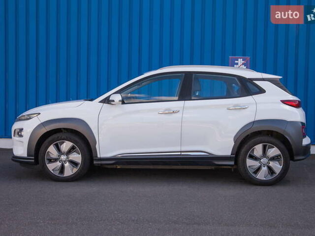 Белый Хендай Kona, объемом двигателя 0 л и пробегом 26 тыс. км за 17900 $, фото 10 на Automoto.ua