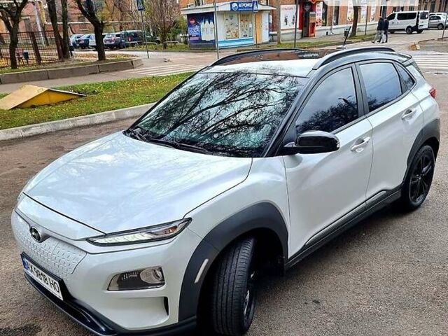 Білий Хендай Kona, об'ємом двигуна 0 л та пробігом 96 тис. км за 15900 $, фото 2 на Automoto.ua
