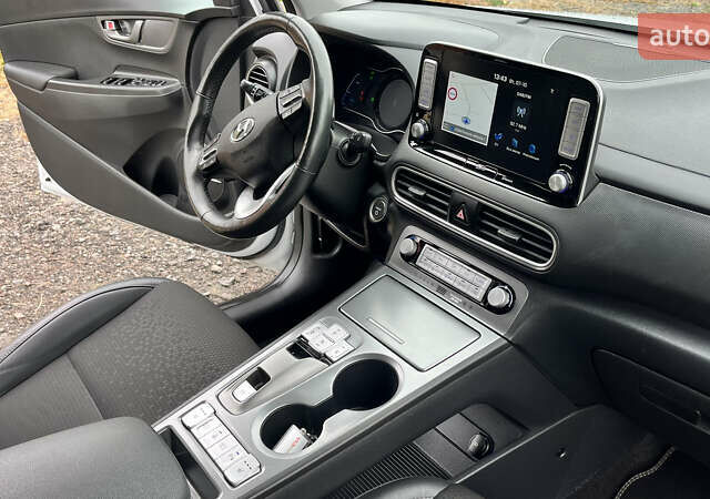 Белый Хендай Kona, объемом двигателя 0 л и пробегом 150 тыс. км за 16500 $, фото 16 на Automoto.ua