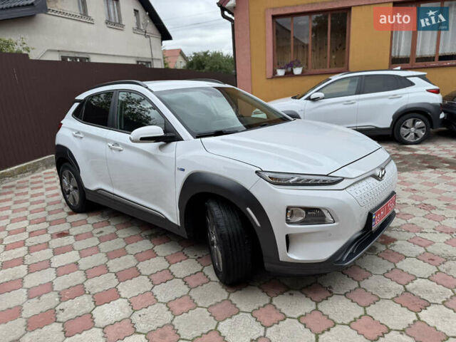 Білий Хендай Kona, об'ємом двигуна 0 л та пробігом 68 тис. км за 14999 $, фото 61 на Automoto.ua