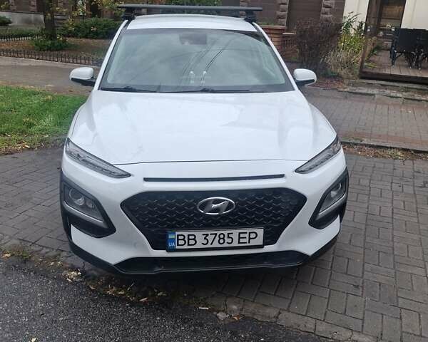 Белый Хендай Kona, объемом двигателя 2 л и пробегом 93 тыс. км за 16250 $, фото 15 на Automoto.ua