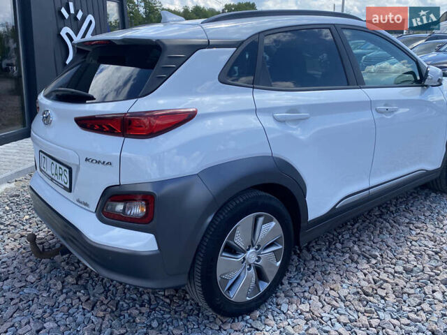 Белый Хендай Kona, объемом двигателя 0 л и пробегом 112 тыс. км за 17900 $, фото 10 на Automoto.ua