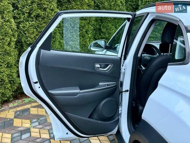 Белый Хендай Kona, объемом двигателя 0 л и пробегом 15 тыс. км за 16700 $, фото 22 на Automoto.ua