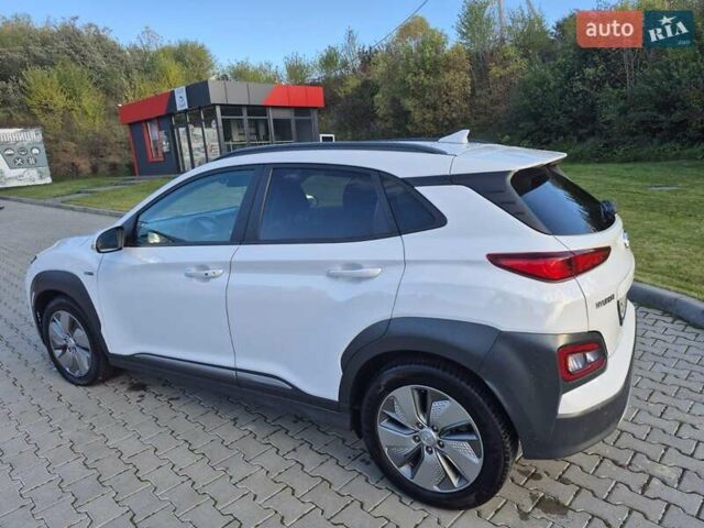Белый Хендай Kona, объемом двигателя 0 л и пробегом 98 тыс. км за 17200 $, фото 11 на Automoto.ua