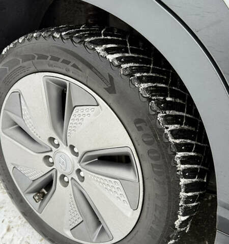 Белый Хендай Kona, объемом двигателя 0 л и пробегом 43 тыс. км за 19000 $, фото 7 на Automoto.ua