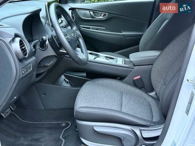 Белый Хендай Kona, объемом двигателя 0 л и пробегом 15 тыс. км за 16700 $, фото 20 на Automoto.ua