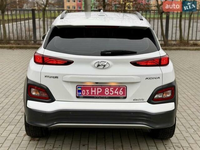Белый Хендай Kona, объемом двигателя 0 л и пробегом 115 тыс. км за 17250 $, фото 16 на Automoto.ua