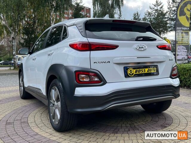 Белый Хендай Kona, объемом двигателя 64 л и пробегом 32 тыс. км за 22999 $, фото 4 на Automoto.ua