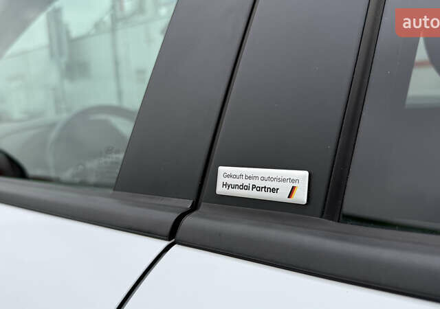 Белый Хендай Kona, объемом двигателя 0 л и пробегом 70 тыс. км за 16950 $, фото 67 на Automoto.ua