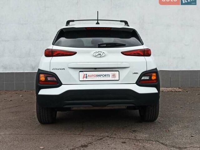 Білий Хендай Kona, об'ємом двигуна 2 л та пробігом 58 тис. км за 17900 $, фото 6 на Automoto.ua