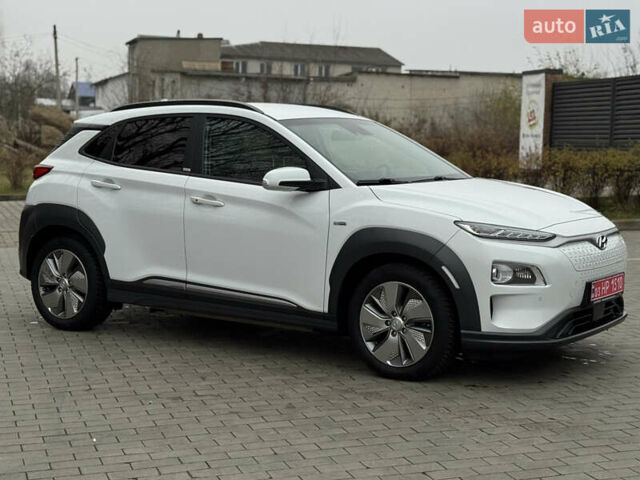 Білий Хендай Kona, об'ємом двигуна 0 л та пробігом 82 тис. км за 18500 $, фото 15 на Automoto.ua