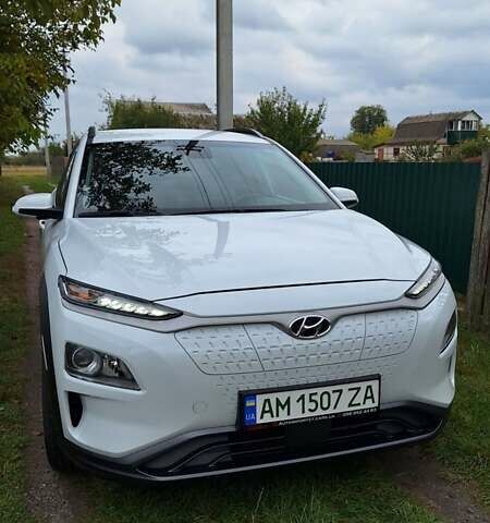 Белый Хендай Kona, объемом двигателя 0 л и пробегом 55 тыс. км за 16500 $, фото 13 на Automoto.ua