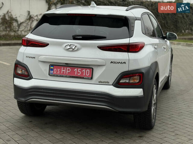 Білий Хендай Kona, об'ємом двигуна 0 л та пробігом 82 тис. км за 18500 $, фото 24 на Automoto.ua