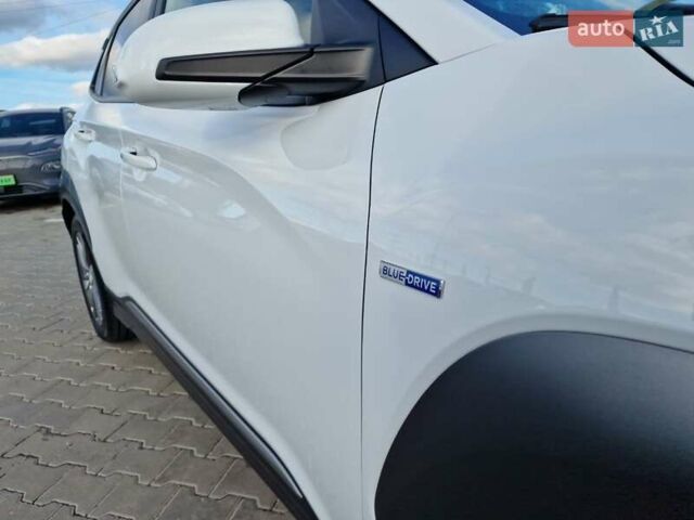 Белый Хендай Kona, объемом двигателя 0 л и пробегом 70 тыс. км за 16500 $, фото 8 на Automoto.ua