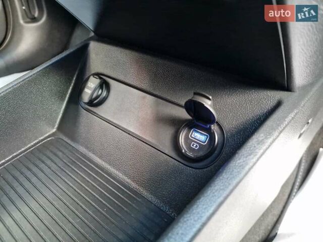 Белый Хендай Kona, объемом двигателя 0 л и пробегом 70 тыс. км за 16500 $, фото 35 на Automoto.ua