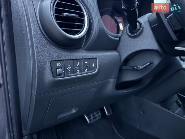 Білий Хендай Kona, об'ємом двигуна 0 л та пробігом 82 тис. км за 18500 $, фото 6 на Automoto.ua