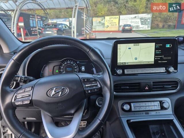 Белый Хендай Kona, объемом двигателя 0 л и пробегом 98 тыс. км за 17200 $, фото 8 на Automoto.ua