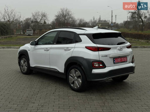 Білий Хендай Kona, об'ємом двигуна 0 л та пробігом 82 тис. км за 18500 $, фото 22 на Automoto.ua