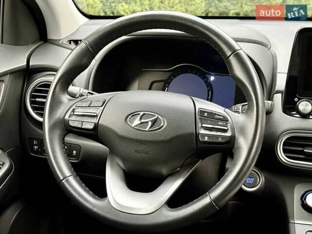 Белый Хендай Kona, объемом двигателя 0 л и пробегом 70 тыс. км за 17700 $, фото 27 на Automoto.ua