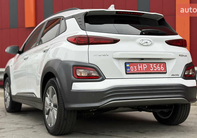 Белый Хендай Kona, объемом двигателя 0 л и пробегом 70 тыс. км за 16950 $, фото 15 на Automoto.ua