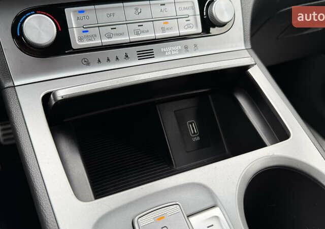 Белый Хендай Kona, объемом двигателя 0 л и пробегом 70 тыс. км за 16950 $, фото 40 на Automoto.ua