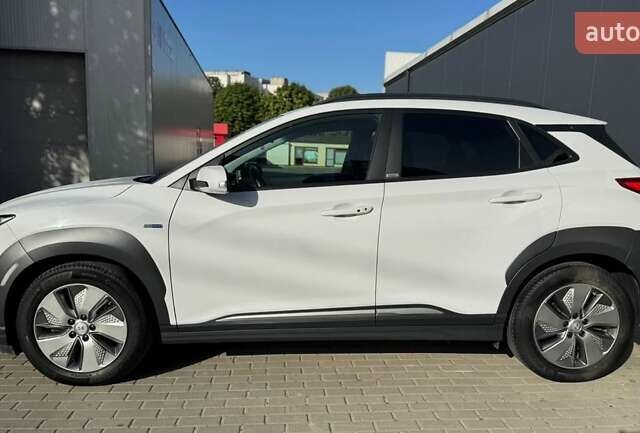 Белый Хендай Kona, объемом двигателя 0 л и пробегом 71 тыс. км за 18900 $, фото 21 на Automoto.ua