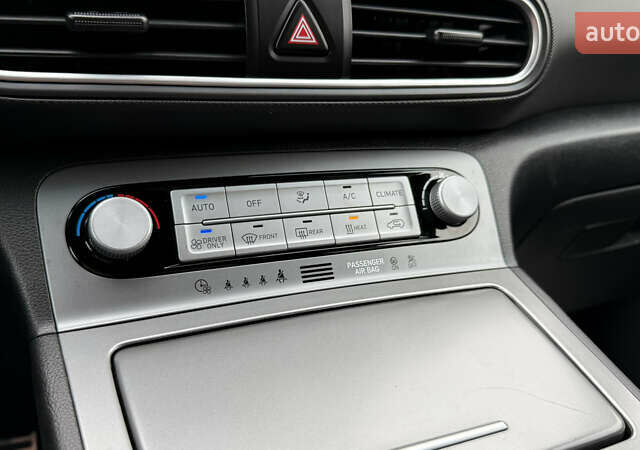 Белый Хендай Kona, объемом двигателя 0 л и пробегом 70 тыс. км за 16950 $, фото 36 на Automoto.ua