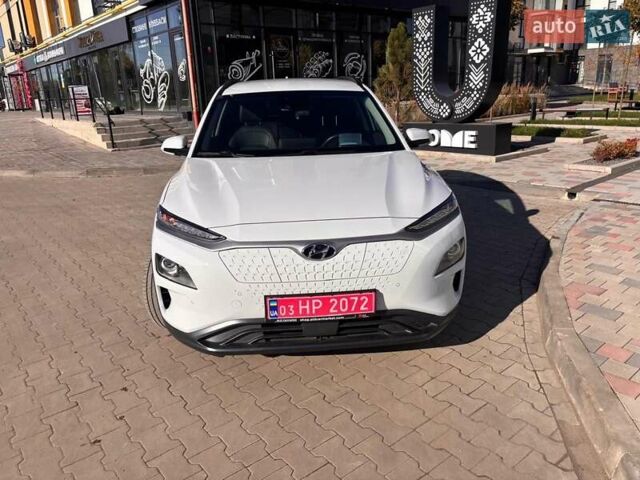 Белый Хендай Kona, объемом двигателя 0 л и пробегом 71 тыс. км за 18900 $, фото 10 на Automoto.ua