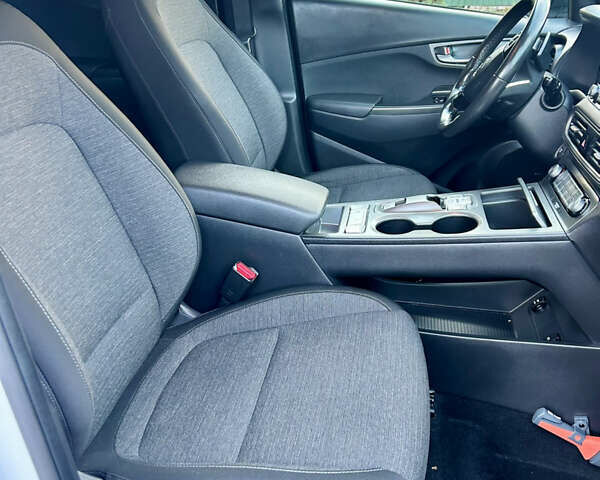 Белый Хендай Kona, объемом двигателя 0 л и пробегом 109 тыс. км за 16396 $, фото 26 на Automoto.ua