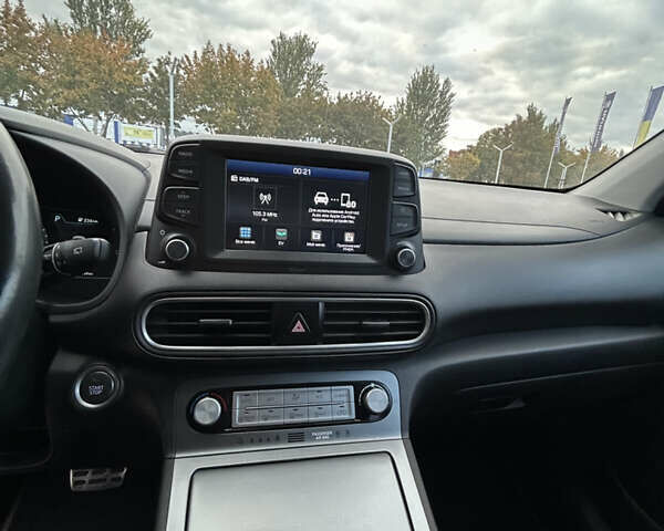 Хендай Kona 2020 в Днепре (Днепропетровске) на Automoto.ua Белый Хендай Kona, объемом двигателя 0 л и пробегом 57 тыс. км за 14900 $, фото 8 на Automoto.ua