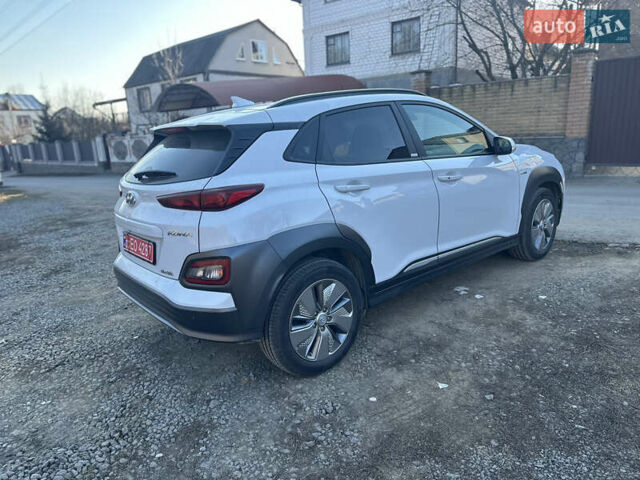 Белый Хендай Kona, объемом двигателя 0 л и пробегом 51 тыс. км за 15100 $, фото 14 на Automoto.ua