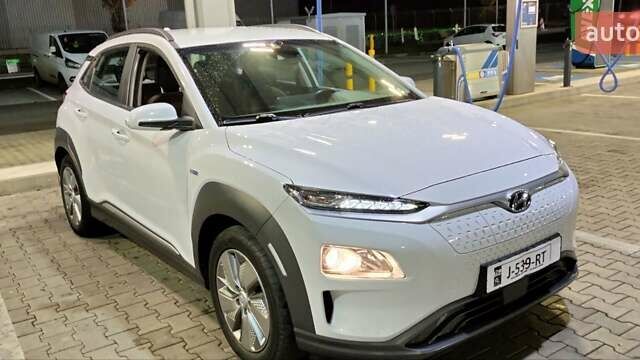 Білий Хендай Kona, об'ємом двигуна 0 л та пробігом 149 тис. км за 17000 $, фото 34 на Automoto.ua