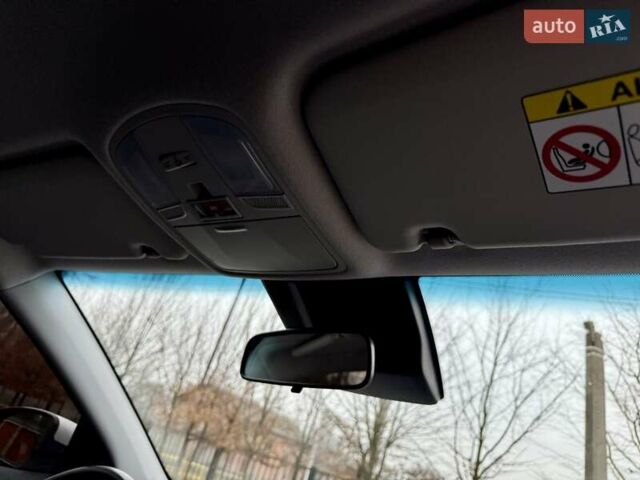 Белый Хендай Kona, объемом двигателя 0 л и пробегом 115 тыс. км за 17250 $, фото 81 на Automoto.ua