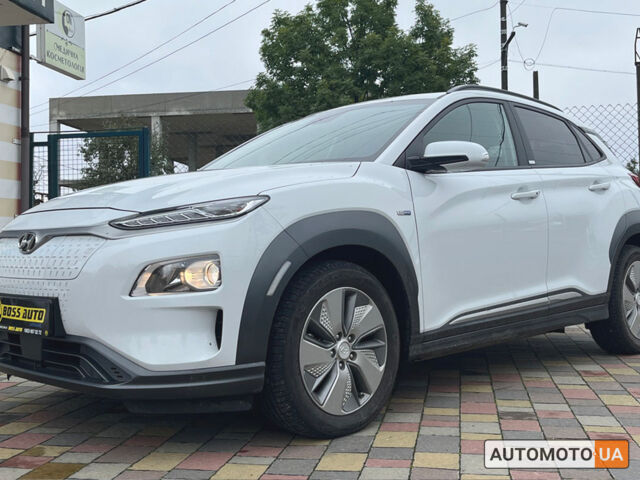 Білий Хендай Kona, об'ємом двигуна 39 л та пробігом 46 тис. км за 16999 $, фото 2 на Automoto.ua
