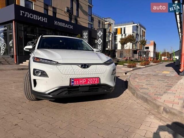 Белый Хендай Kona, объемом двигателя 0 л и пробегом 71 тыс. км за 18900 $, фото 24 на Automoto.ua