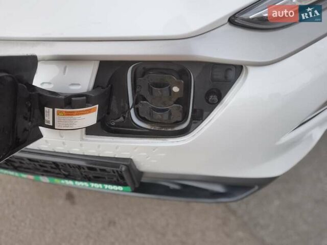 Белый Хендай Kona, объемом двигателя 0 л и пробегом 129 тыс. км за 17777 $, фото 23 на Automoto.ua