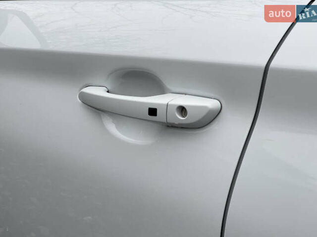 Белый Хендай Kona, объемом двигателя 1.59 л и пробегом 43 тыс. км за 20490 $, фото 11 на Automoto.ua