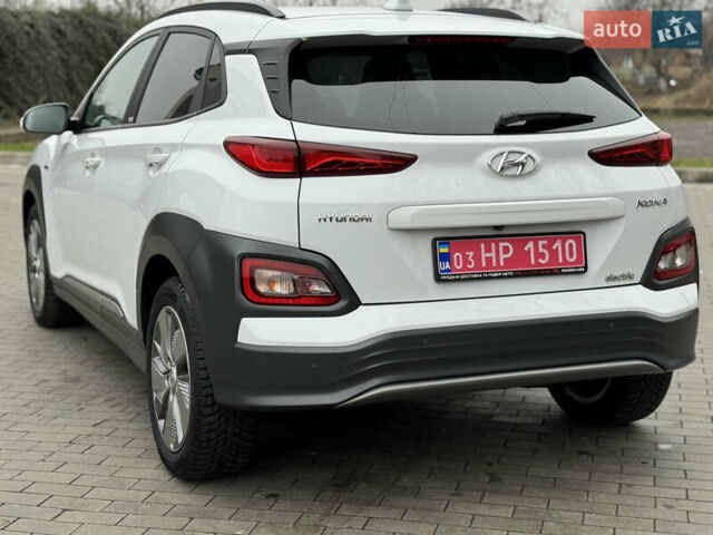 Білий Хендай Kona, об'ємом двигуна 0 л та пробігом 82 тис. км за 18500 $, фото 9 на Automoto.ua