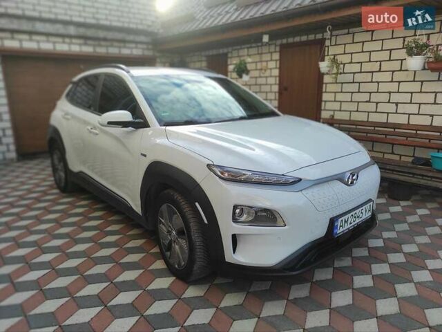 Белый Хендай Kona, объемом двигателя 0 л и пробегом 149 тыс. км за 17400 $, фото 7 на Automoto.ua