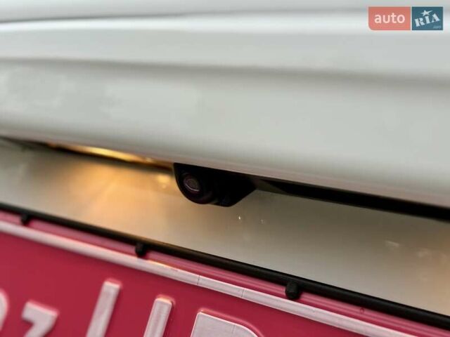 Белый Хендай Kona, объемом двигателя 0 л и пробегом 115 тыс. км за 17250 $, фото 40 на Automoto.ua