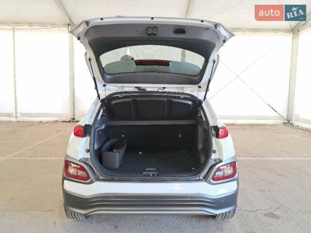 Білий Хендай Kona, об'ємом двигуна 0 л та пробігом 32 тис. км за 16500 $, фото 2 на Automoto.ua