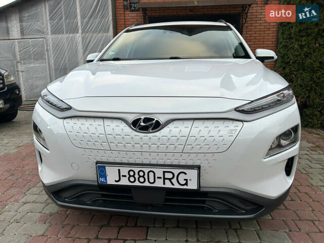 Белый Хендай Kona, объемом двигателя 0 л и пробегом 109 тыс. км за 16396 $, фото 2 на Automoto.ua