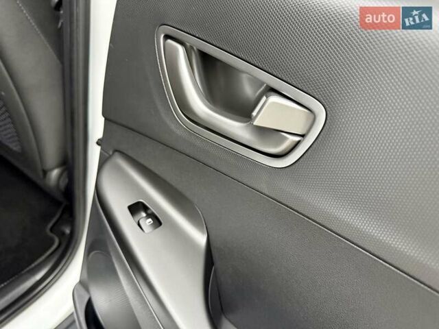 Белый Хендай Kona, объемом двигателя 0 л и пробегом 115 тыс. км за 17250 $, фото 83 на Automoto.ua