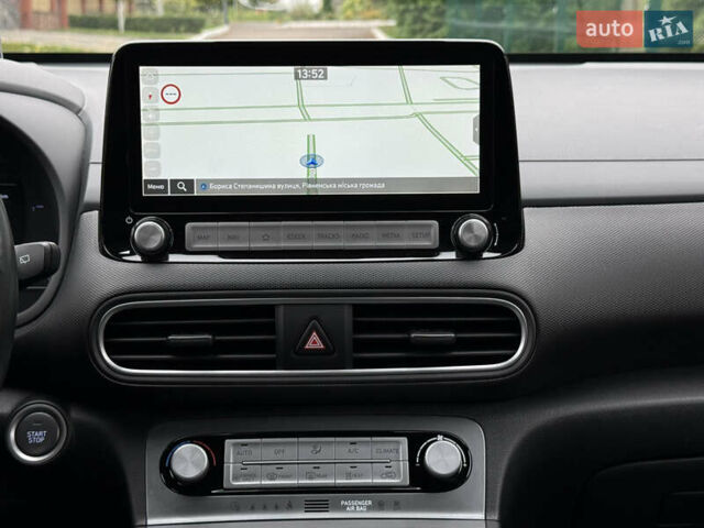 Білий Хендай Kona, об'ємом двигуна 0 л та пробігом 95 тис. км за 18150 $, фото 79 на Automoto.ua