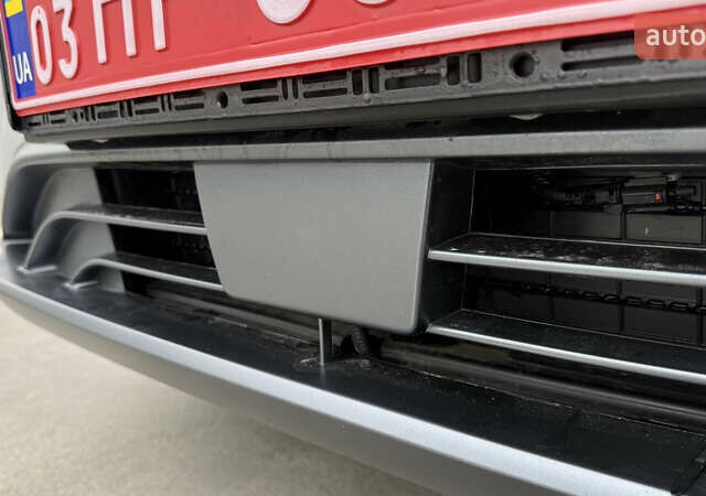 Белый Хендай Kona, объемом двигателя 0 л и пробегом 70 тыс. км за 16950 $, фото 69 на Automoto.ua