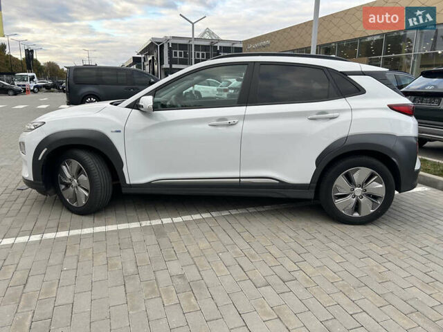 Хендай Kona 2020 в Днепре (Днепропетровске) на Automoto.ua Белый Хендай Kona, объемом двигателя 0 л и пробегом 57 тыс. км за 14900 $, фото 16 на Automoto.ua