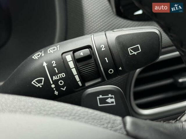 Білий Хендай Kona, об'ємом двигуна 0 л та пробігом 95 тис. км за 18150 $, фото 112 на Automoto.ua