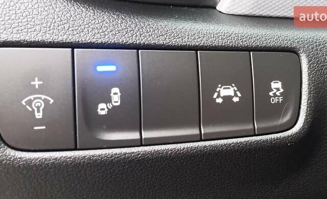 Білий Хендай Kona, об'ємом двигуна 2 л та пробігом 58 тис. км за 17900 $, фото 16 на Automoto.ua