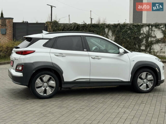 Білий Хендай Kona, об'ємом двигуна 0 л та пробігом 82 тис. км за 18500 $, фото 12 на Automoto.ua